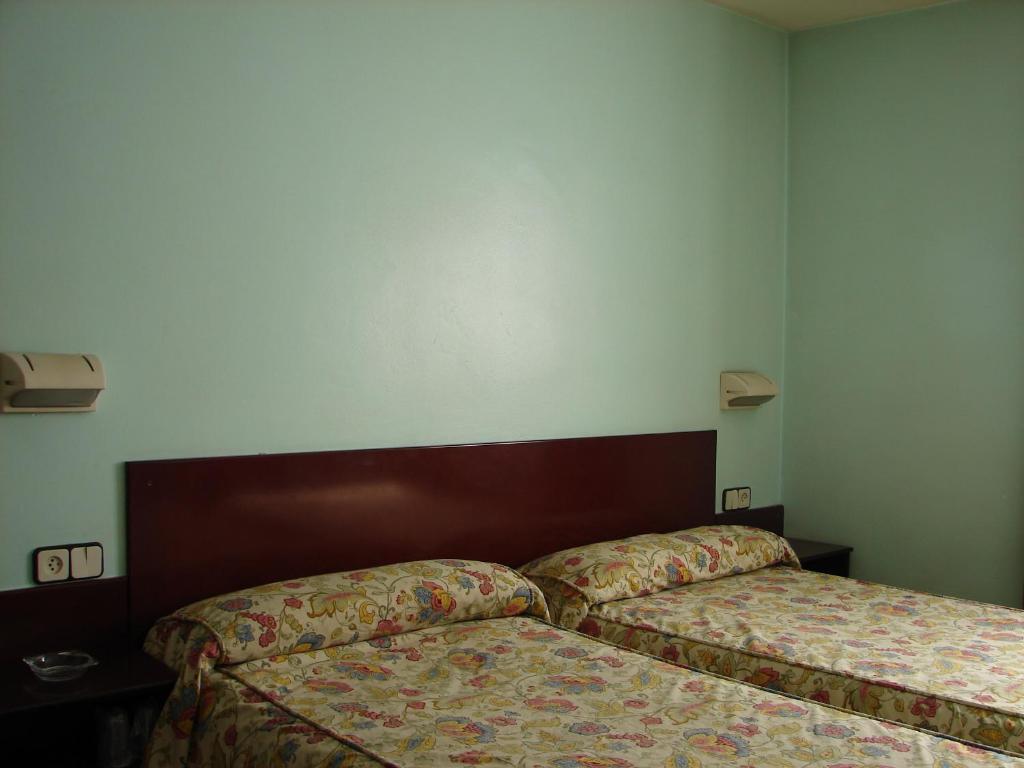 Hostal Del Ripolles Pokoj fotografie